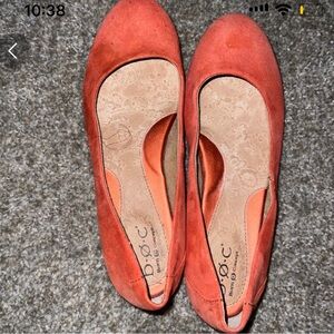 B O C shoes women’s color orange size 38/2